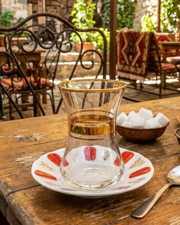 Yaldızlı Bardaklar